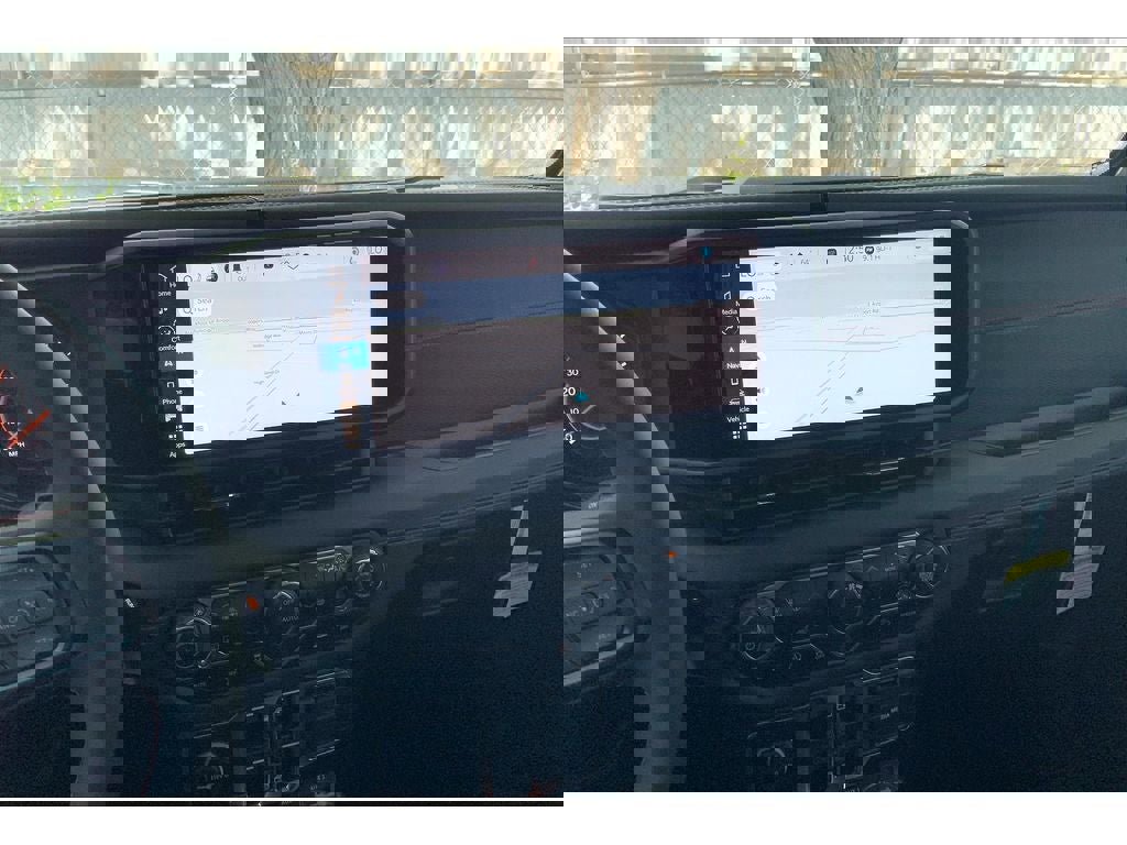 Used 2024 Jeep Wrangler Unlimited Rubicon w/ Technology Group image 7