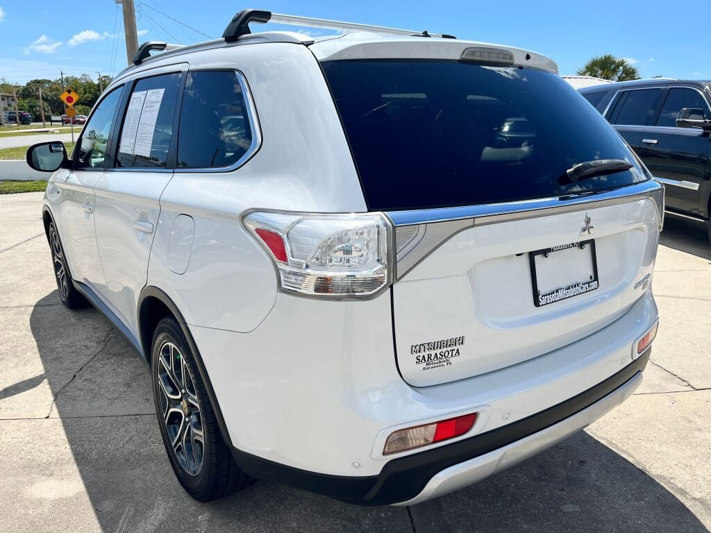 Used 2015 Mitsubishi Outlander GT image 5
