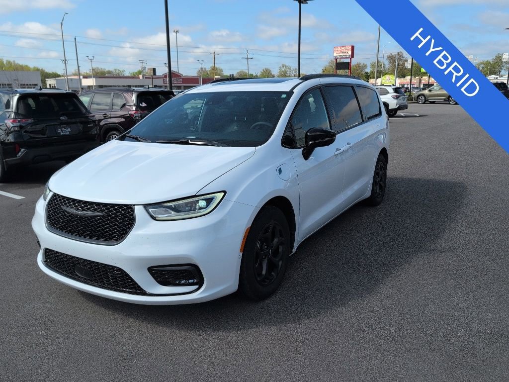 Used 2024 Chrysler Pacifica Premium FWD image 7