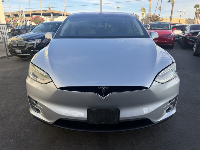 Used 2017 Tesla Model X 75D AWD/4WD image 2