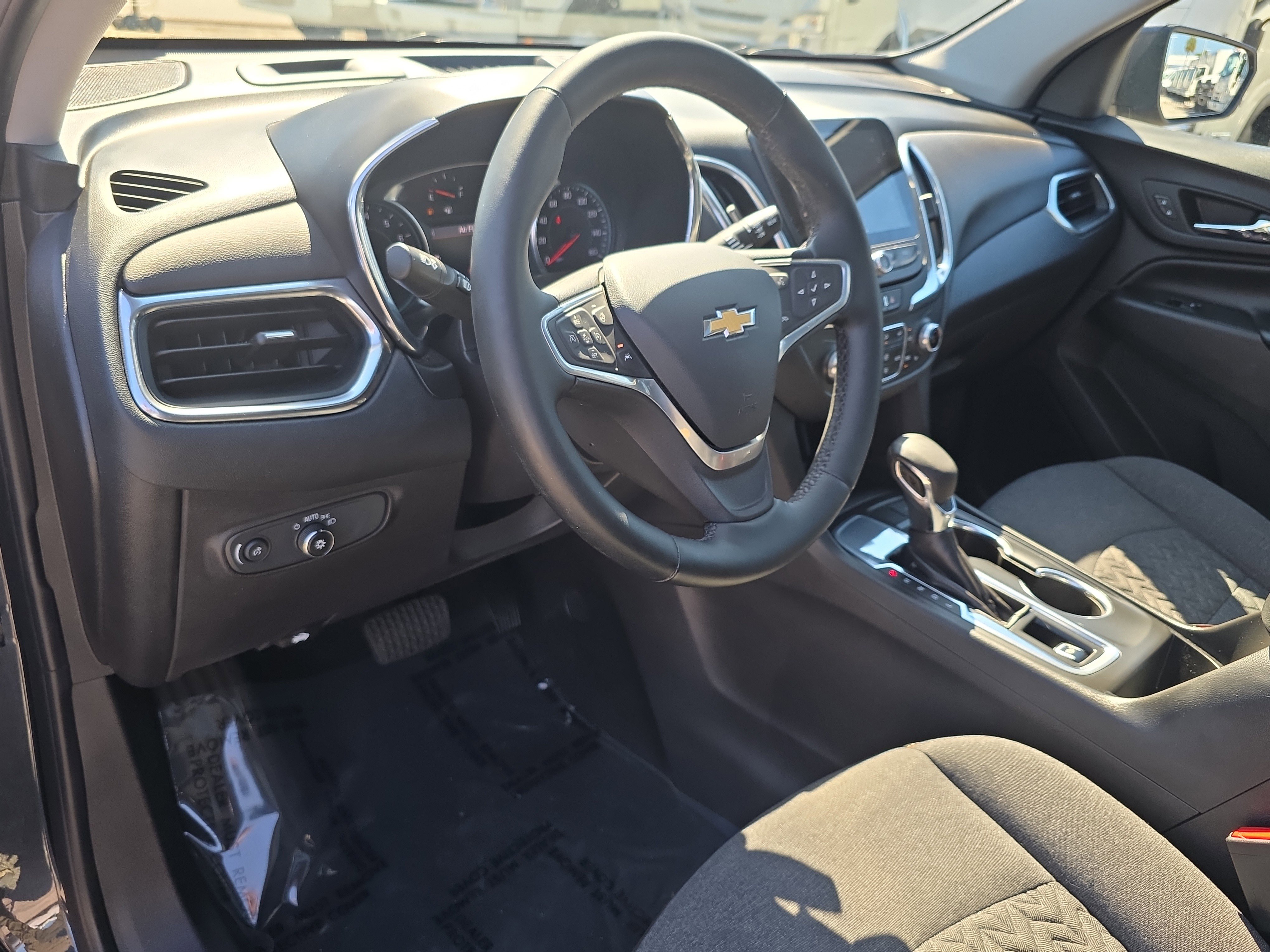 Used 2023 Chevrolet Equinox LT FWD image 24