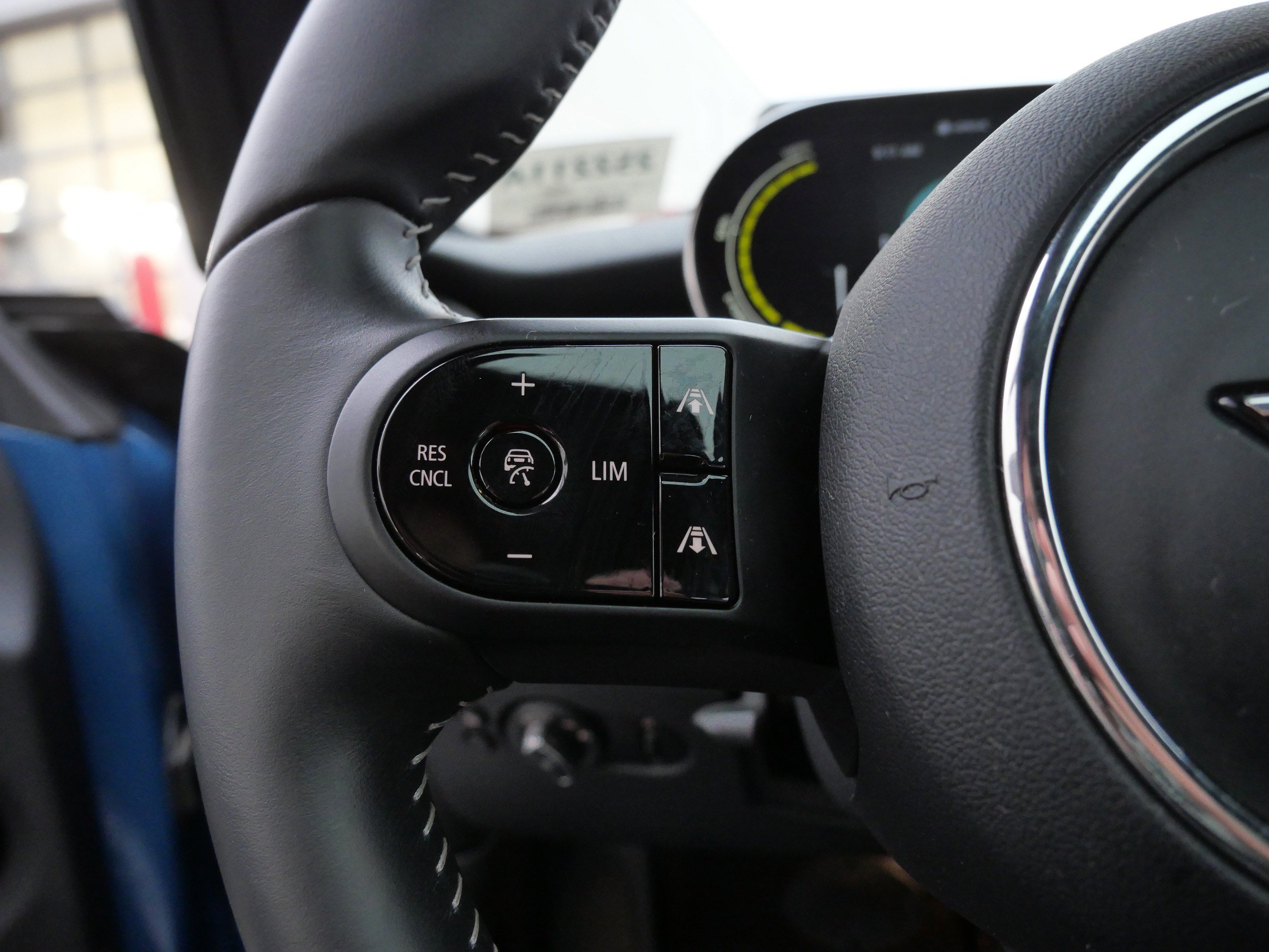 Used 2023 MINI Cooper SE image 21