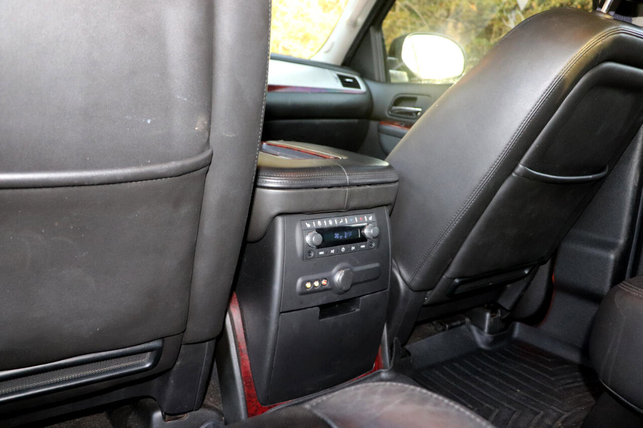 Used 2014 Cadillac Escalade ESV Premium image 16