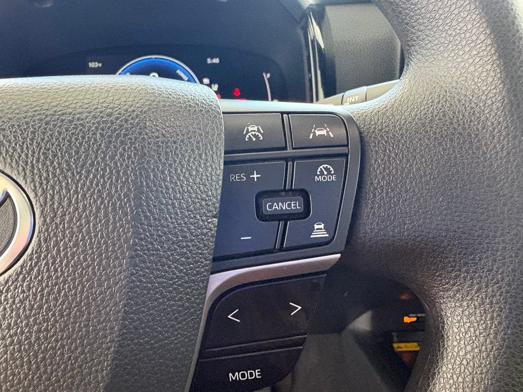 Used 2025 Toyota Camry LE FWD image 5
