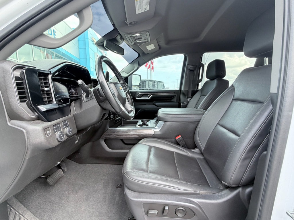 Used 2024 Chevrolet Silverado 2500 LTZ w/ LTZ Plus Package AWD/4WD image 21