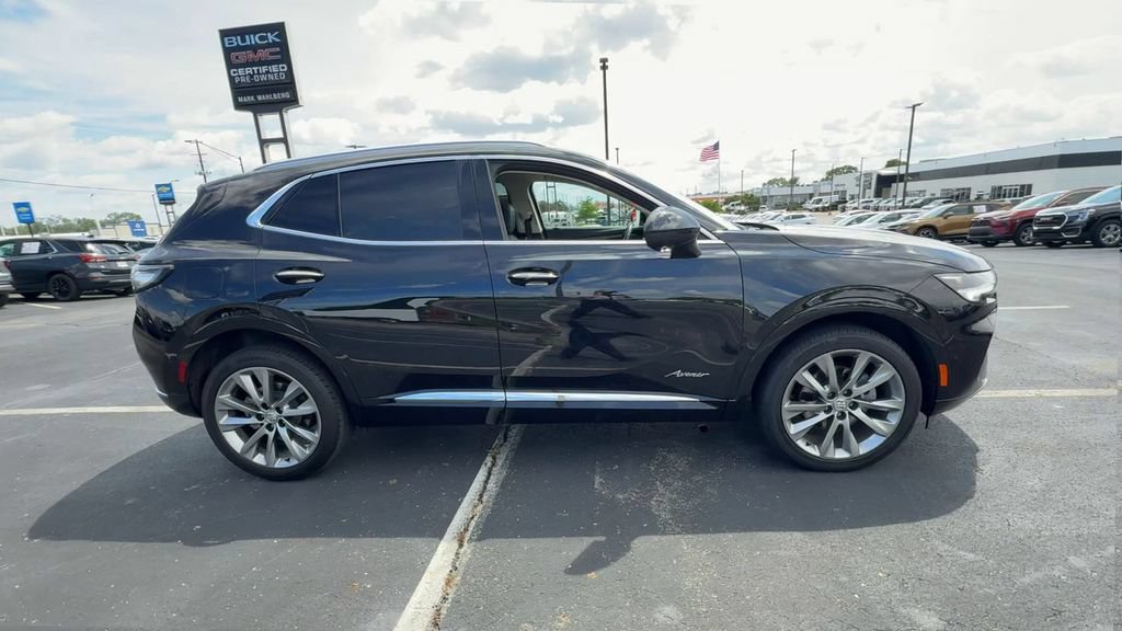Used 2022 Buick Envision Avenir w/ Technology Package II FWD image 9
