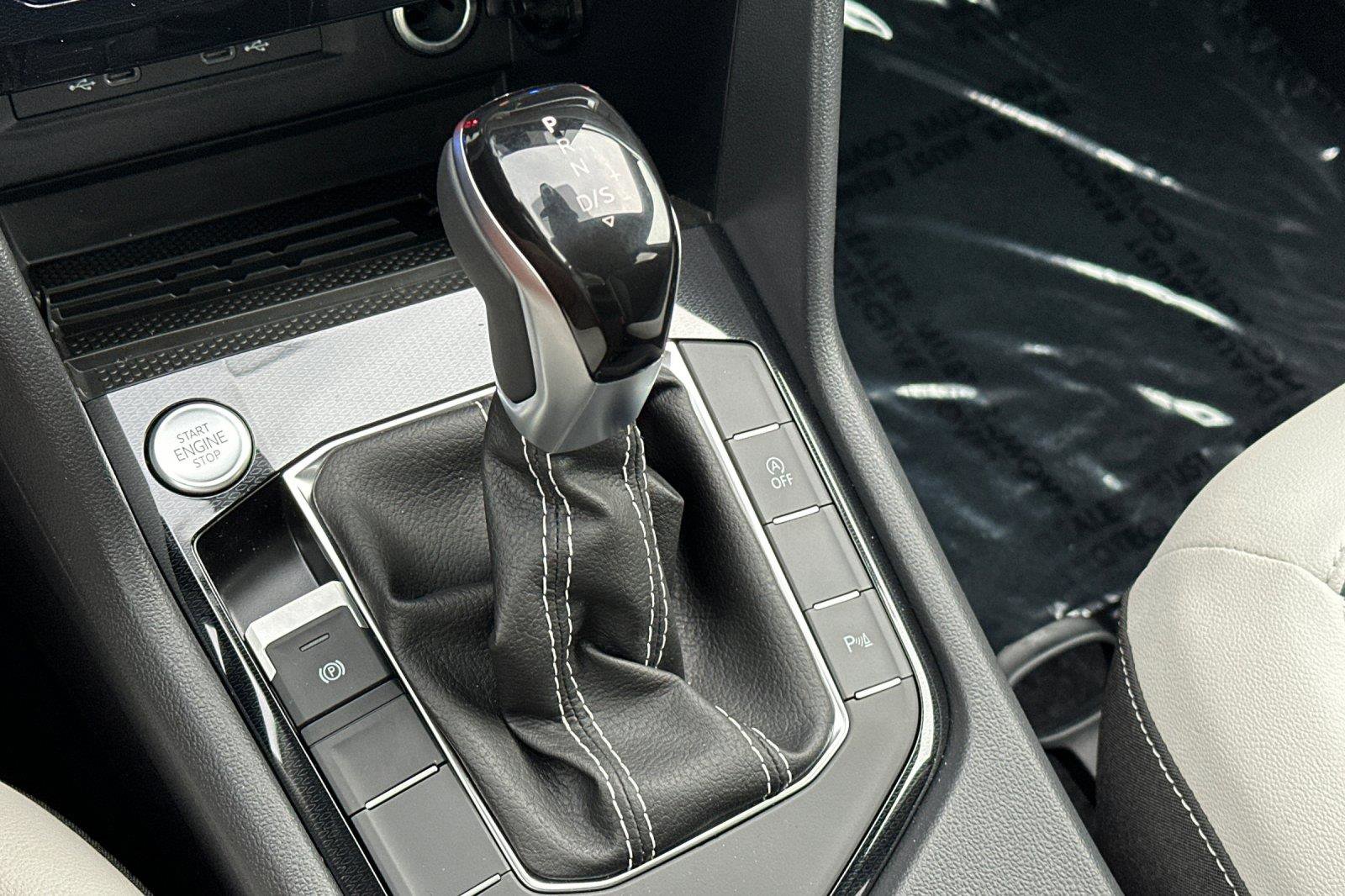 New 2026 Volkswagen Taos SE image 20