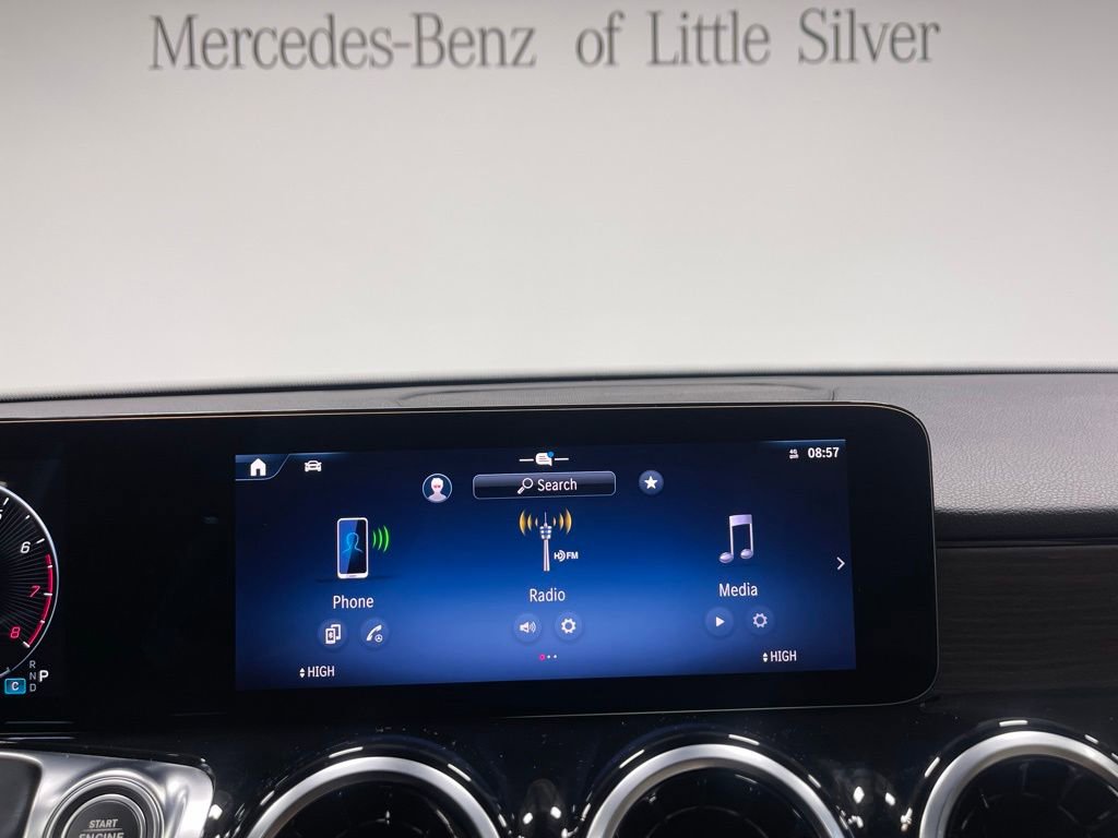 Used 2026 Mercedes-Benz GLB 250 4MATIC image 33