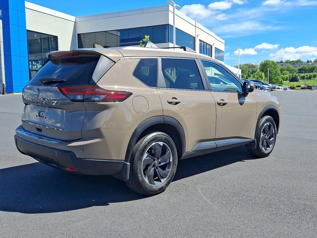 Used 2024 Nissan Rogue SV w/ SV Premium Package AWD/4WD image 6