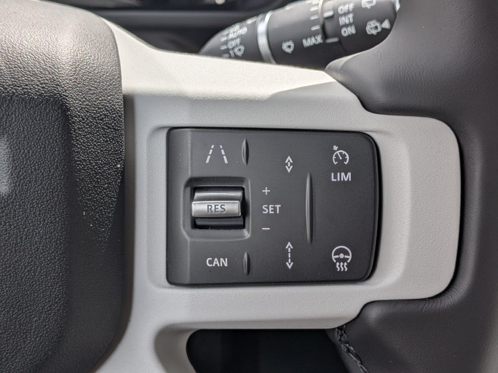 New 2026 Land Rover Defender 110 X-Dynamic SE AWD/4WD image 27
