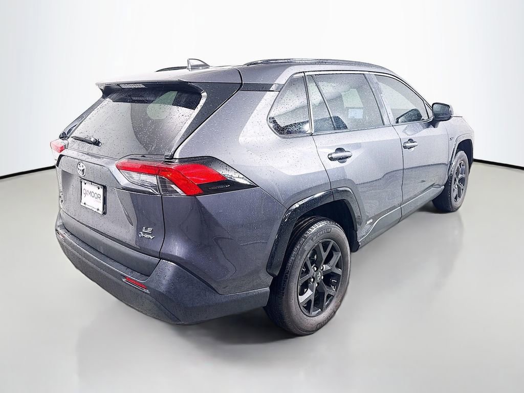 Used 2025 Toyota RAV4 LE image 7