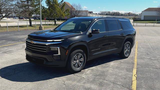 Used 2025 Chevrolet Traverse LT w/ Driver Confidence Package image 4