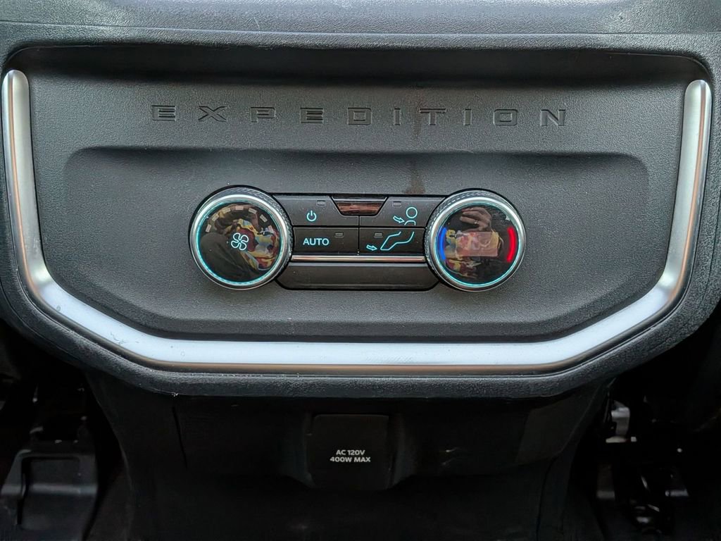 Used 2025 Ford Expedition Max Active AWD/4WD image 34