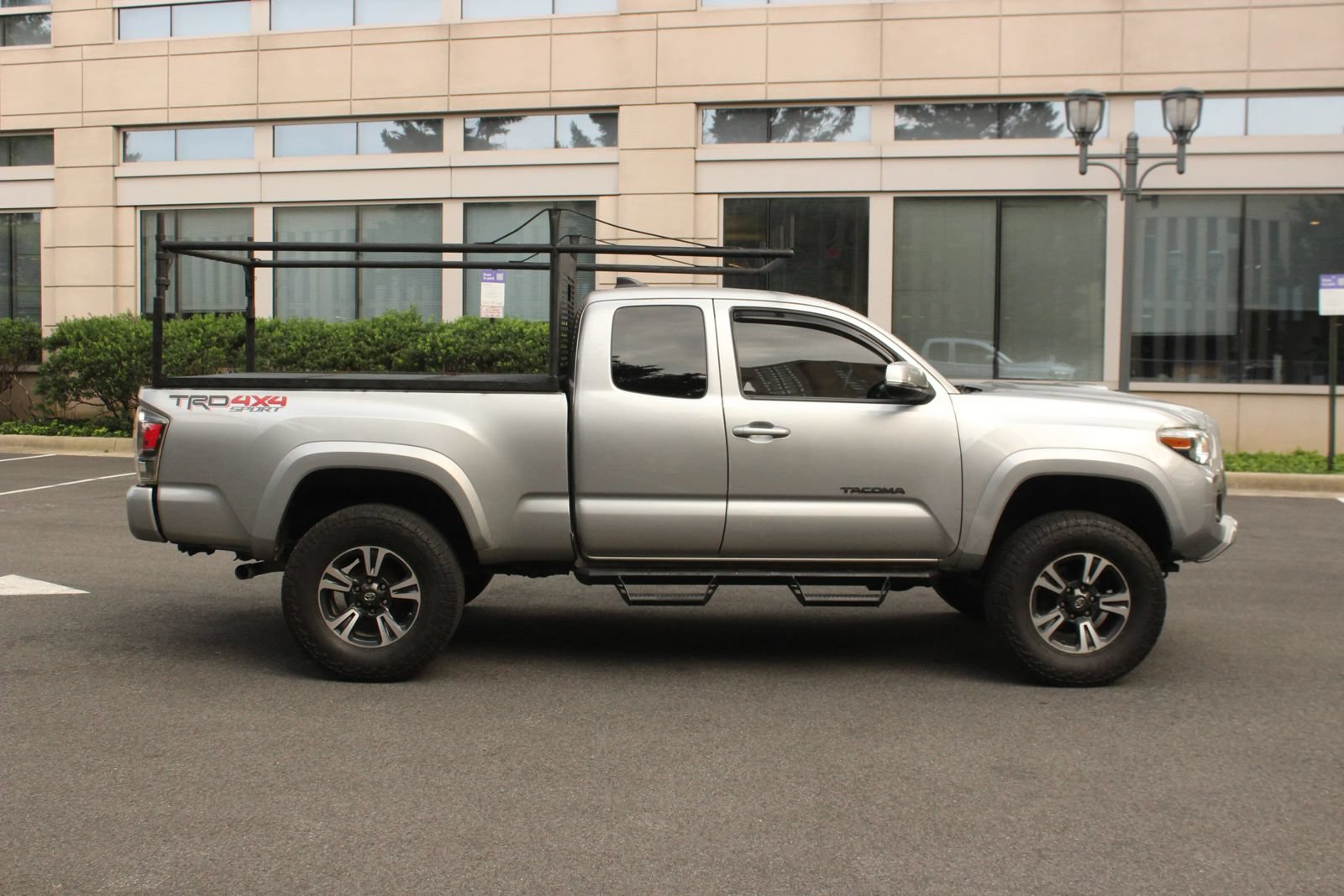 Used 2019 Toyota Tacoma TRD Sport AWD/4WD image 6