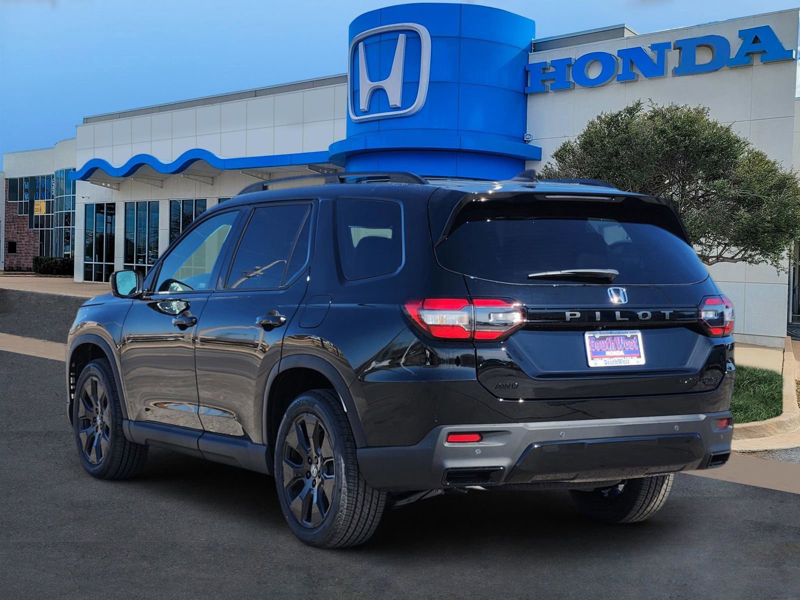 New 2026 Honda Pilot Black Edition image 4