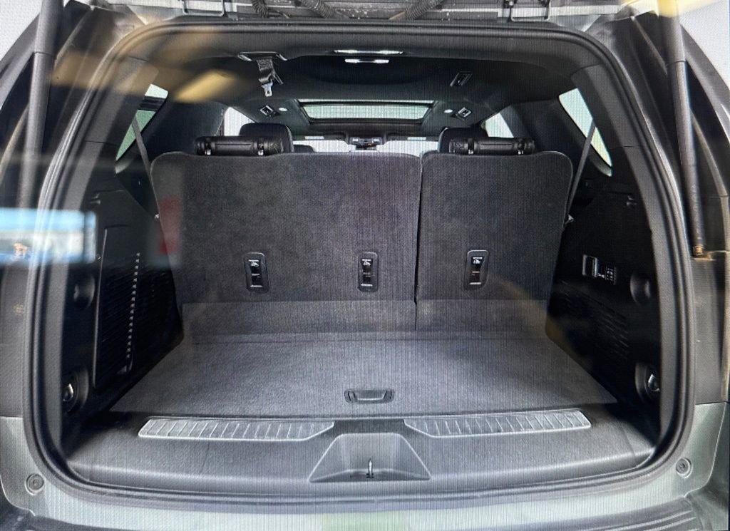 Used 2023 Chevrolet Tahoe RST w/ Luxury Package AWD/4WD image 7