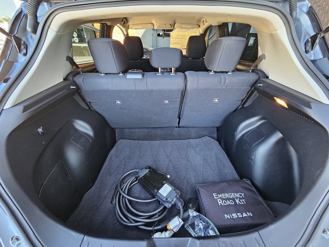 Used 2025 Nissan Leaf S FWD image 36