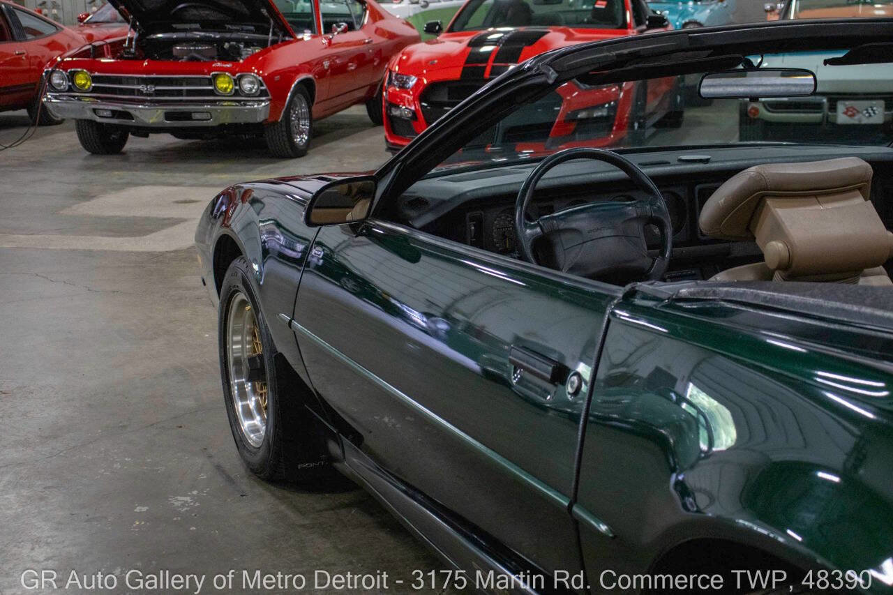 Used 1992 Pontiac Firebird Trans Am image 23