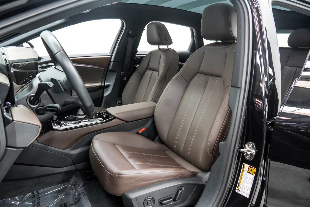 Used 2025 Audi A6 e-tron Premium w/ Ultra Package RWD image 16