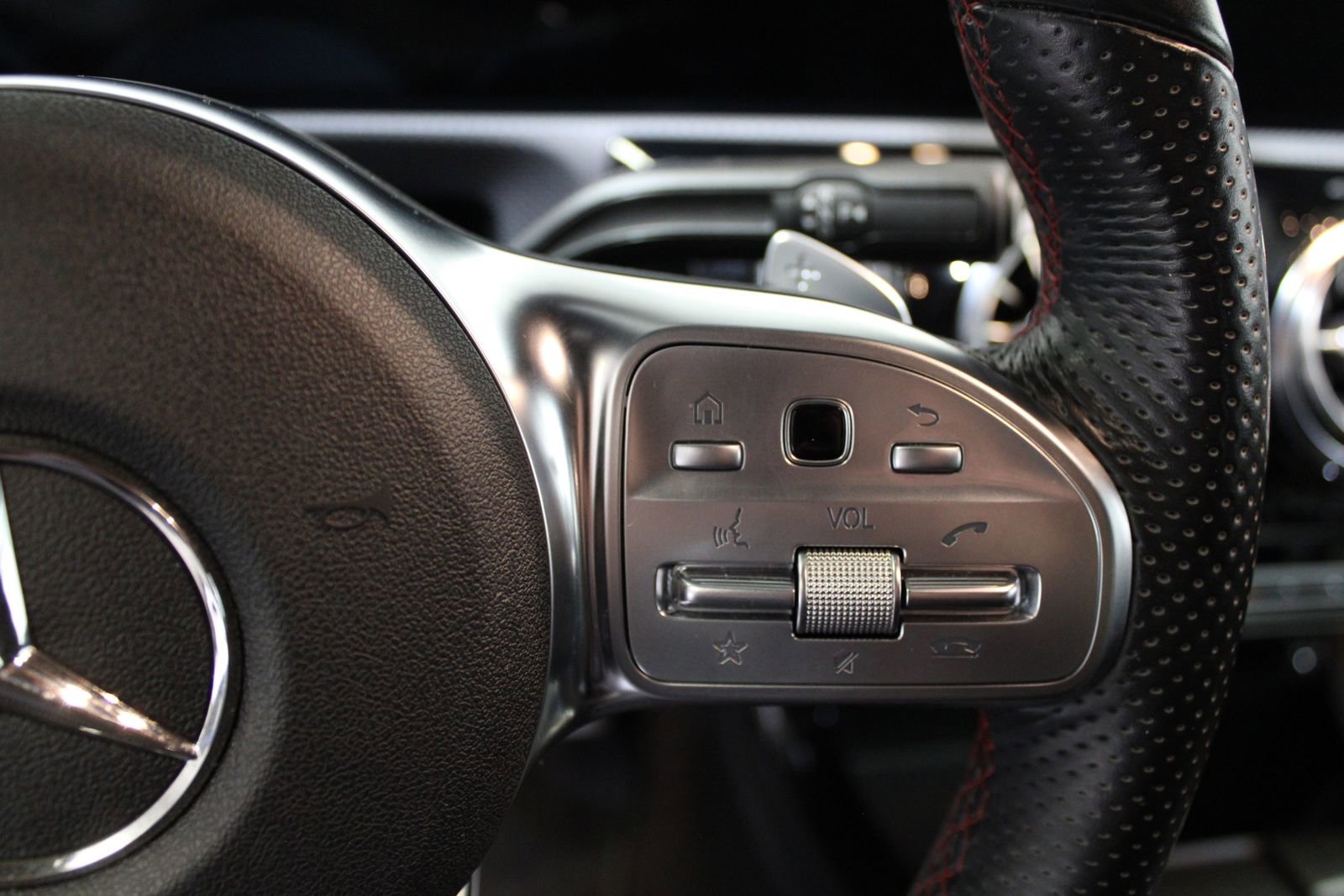 Used 2021 Mercedes-Benz CLA 250 image 28