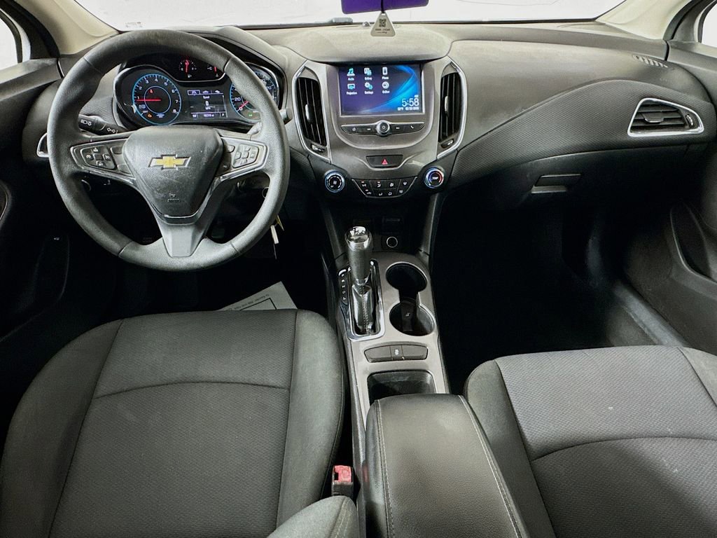 Used 2018 Chevrolet Cruze LT image 24
