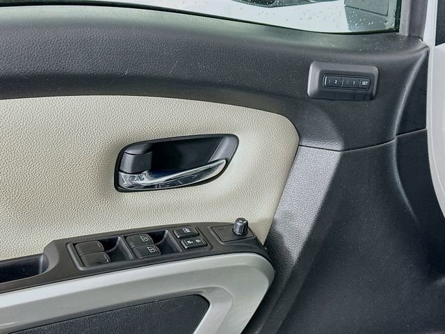 Used 2021 Nissan Titan SL w/ Moonroof Package AWD/4WD image 18