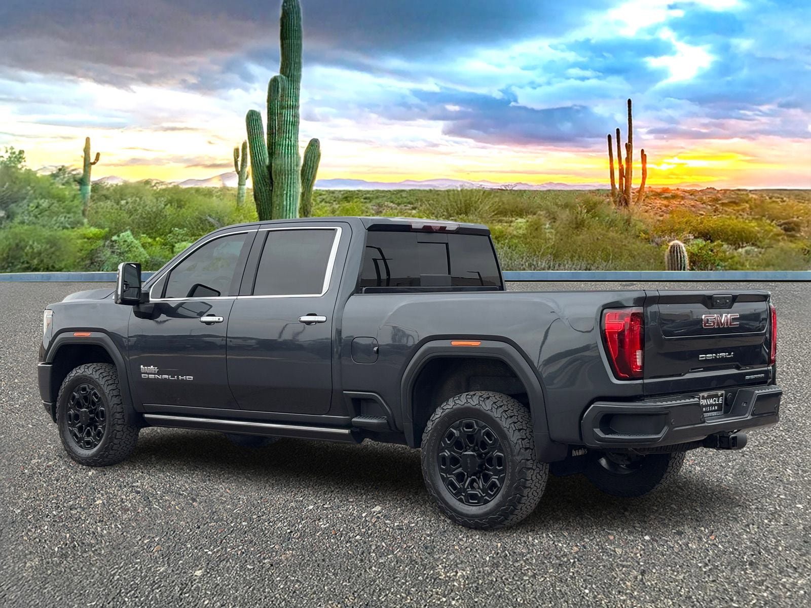 Used 2021 GMC Sierra 2500 Denali w/ Denali Ultimate Package AWD/4WD image 4