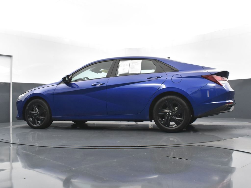 Used 2023 Hyundai Elantra SEL image 25