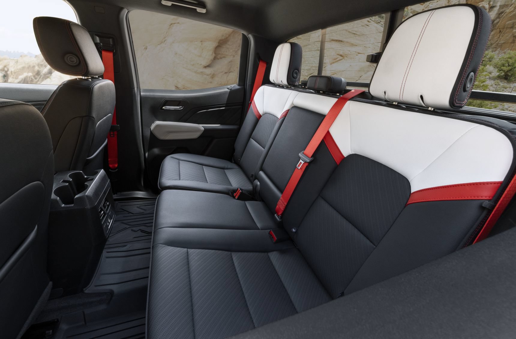 New 2026 GMC Canyon Denali AWD/4WD image 5