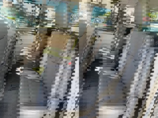 Used 2010 Volkswagen Routan SE image 11