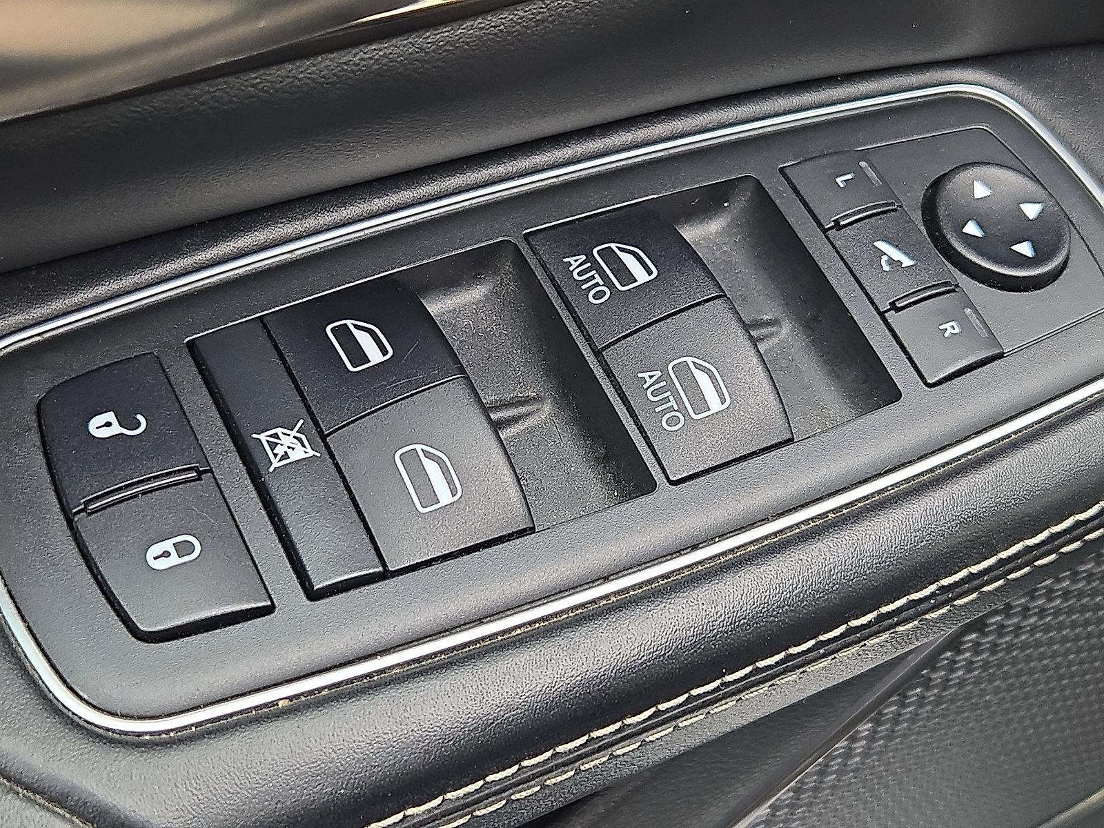 Used 2020 RAM 1500 Limited image 11