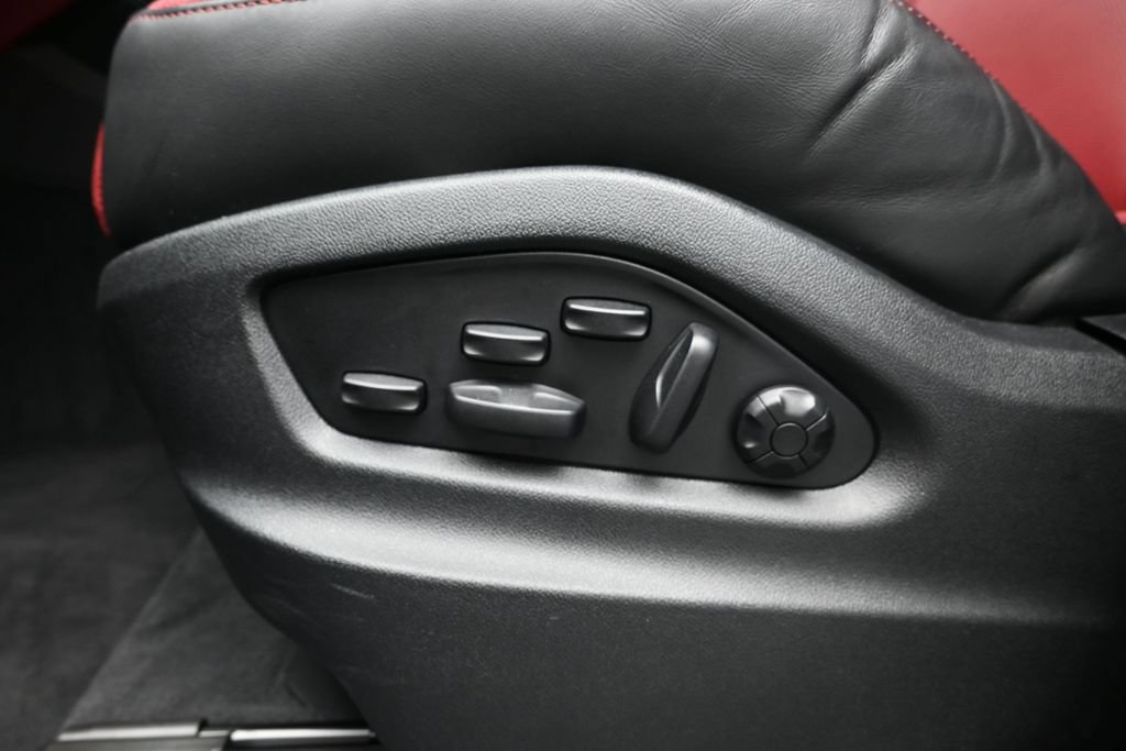 Certified 2025 Porsche Cayenne GTS AWD/4WD image 15
