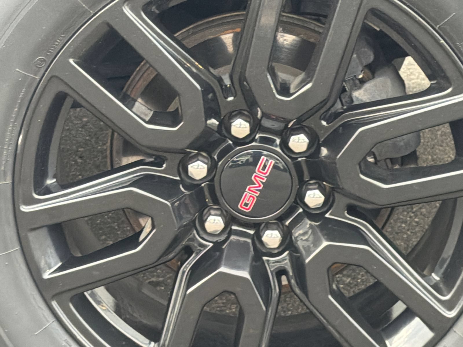 Used 2022 GMC Sierra 1500 Elevation w/ LPO, Elevation Black Package AWD/4WD image 8