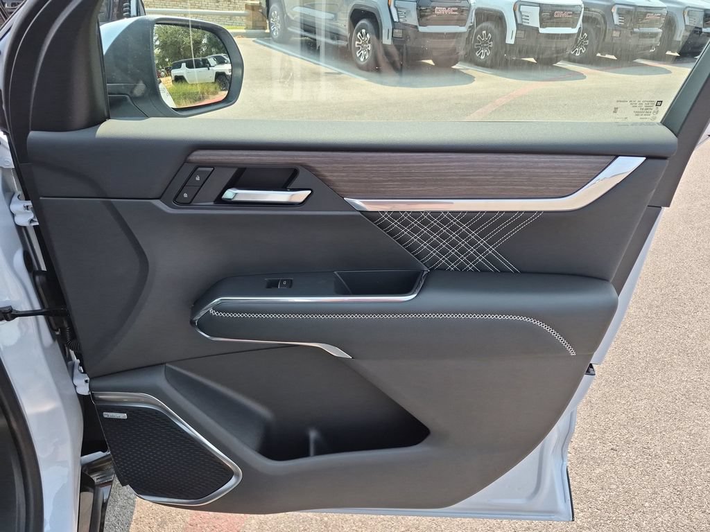 New 2027 GMC Acadia Denali w/ LPO, Floor Liner Package FWD image 37