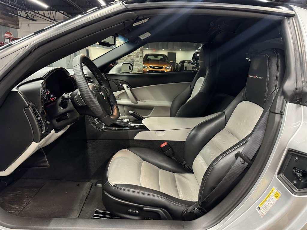 Used 2011 Chevrolet Corvette Grand Sport w/ Preferred Equipment Group image 22