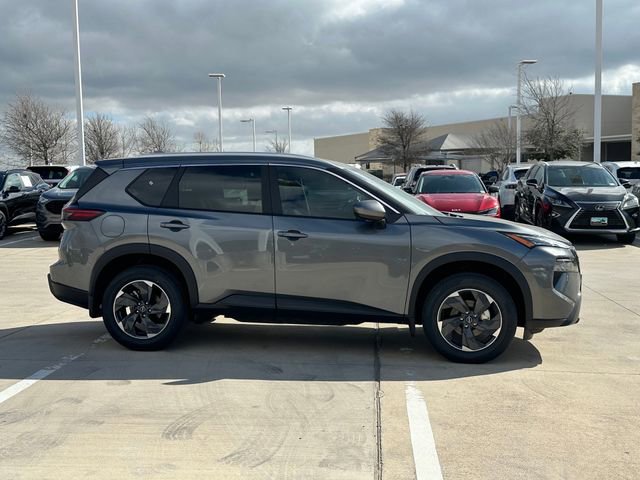 Used 2026 Nissan Rogue SV w/ SV Premium Package image 4