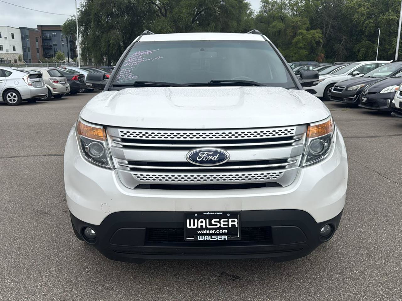 Used 2015 Ford Explorer XLT w/ Equipment Group 202A AWD/4WD image 2