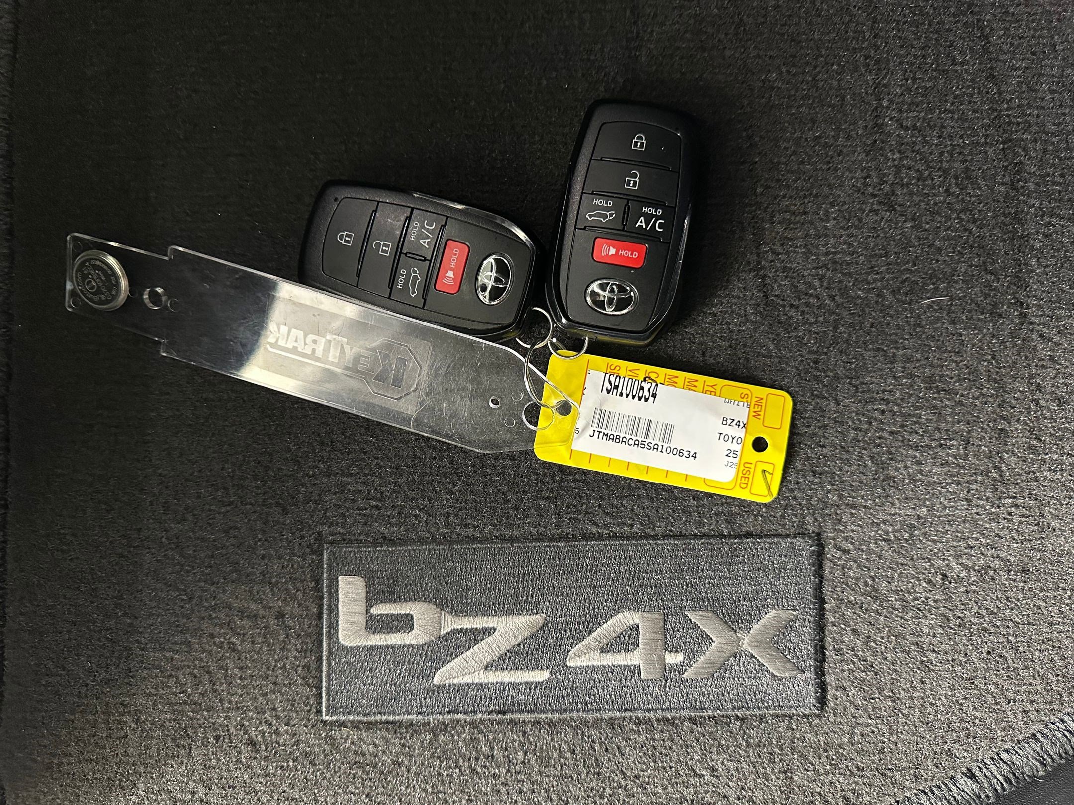 Used 2025 Toyota bZ4X AWD image 29