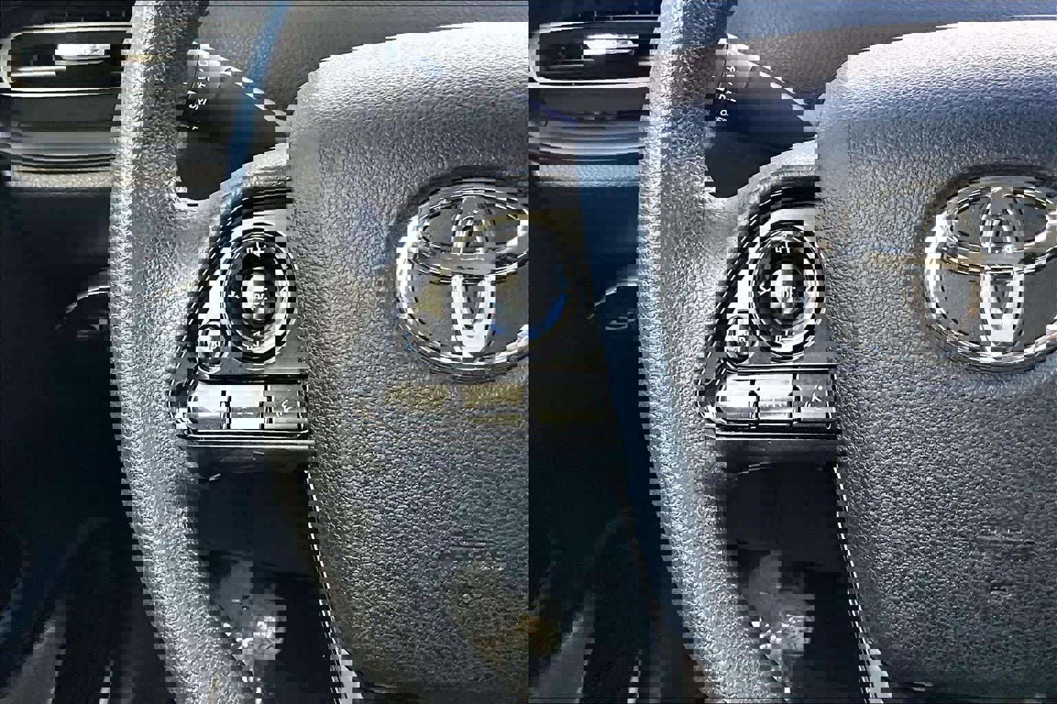 Used 2019 Toyota Prius LE w/ Carpet Mat Package image 22