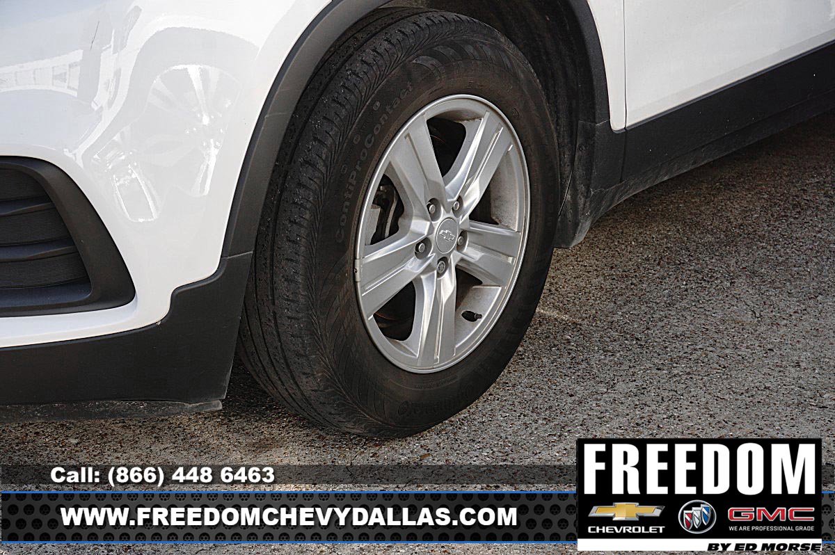 Used 2020 Chevrolet Trax LS w/ Tint and Cruise Package FWD image 10