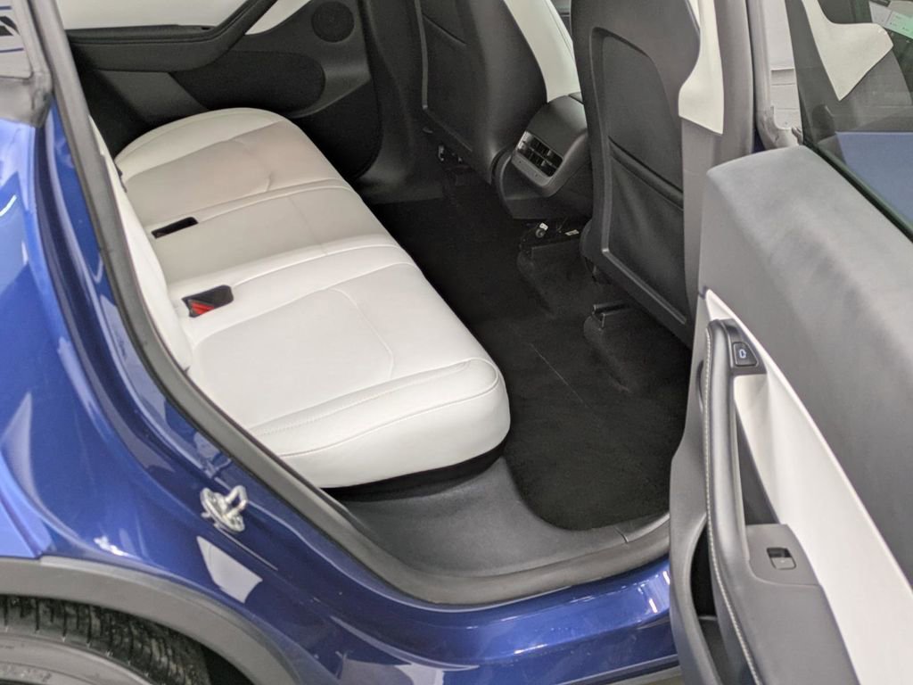 Used 2022 Tesla Model Y Performance image 19