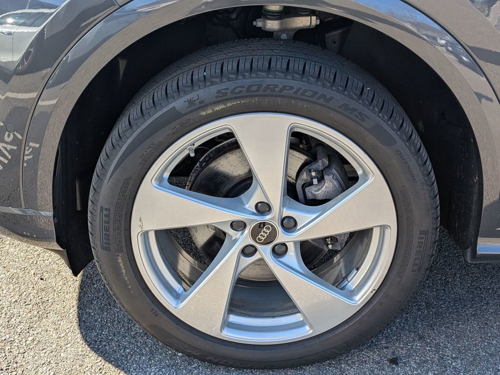 Used 2025 Audi Q5 Premium Plus w/ Premium Plus image 10