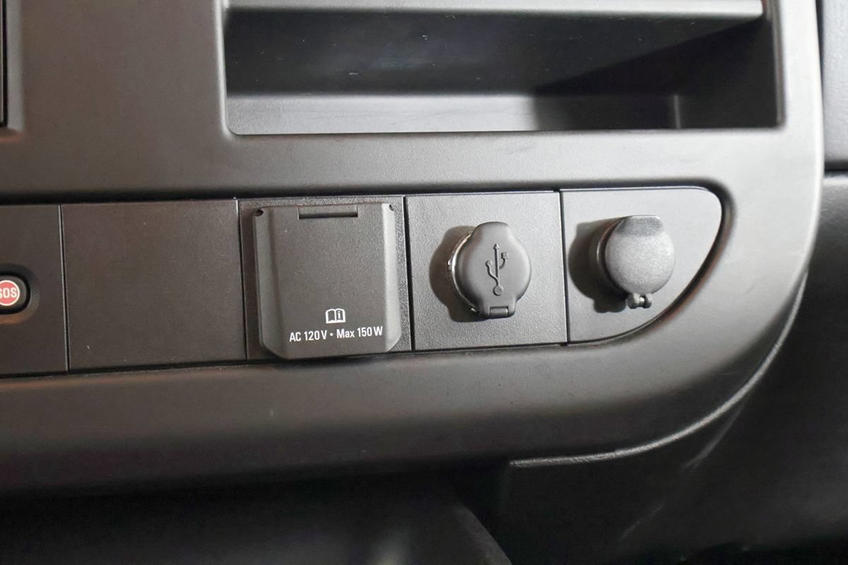 Used 2018 Chevrolet Express 2500 w/ Driver Convenience Package RWD image 36