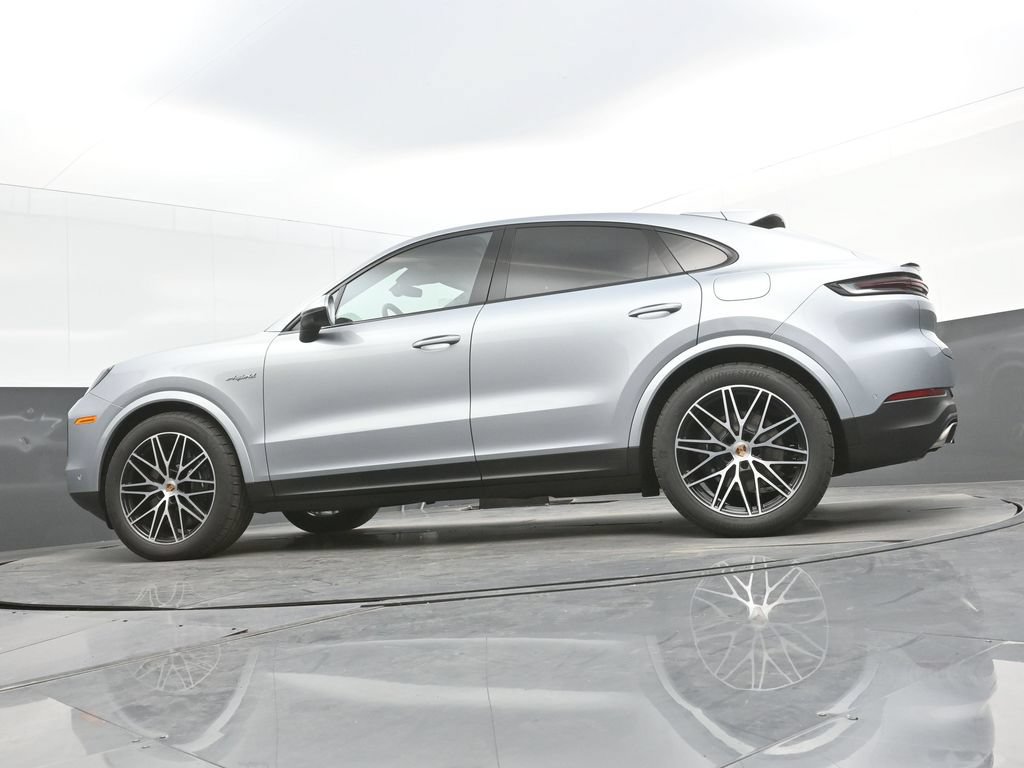 Certified 2026 Porsche Cayenne E-Hybrid Coupe AWD/4WD image 31