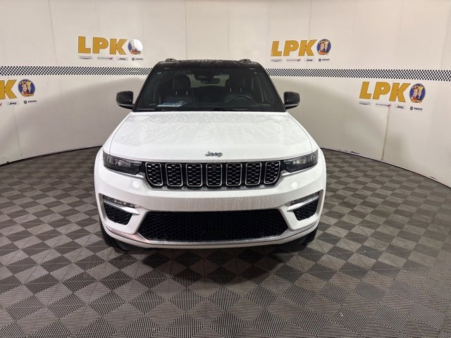 Used 2022 Jeep Grand Cherokee Summit w/ Luxury Tech Group V image 17