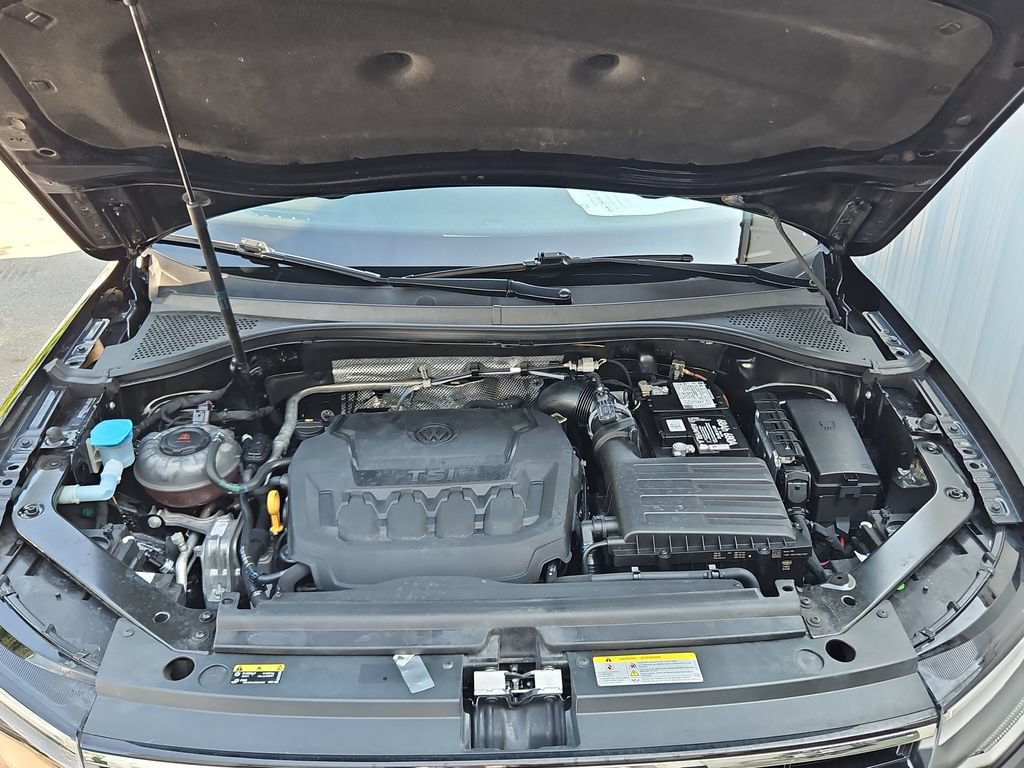 Used 2022 Volkswagen Tiguan SE R-Line FWD image 37