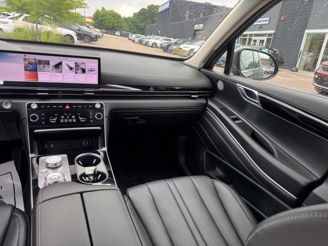 Certified 2026 Genesis GV80 2.5T AWD/4WD image 40