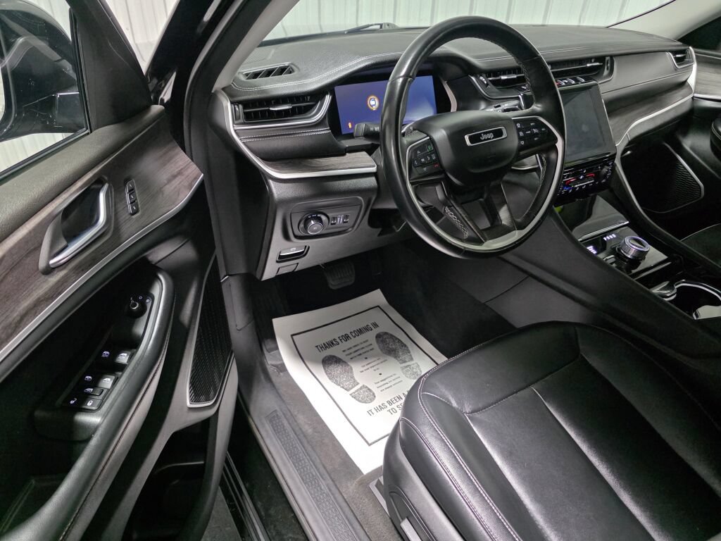 Used 2021 Jeep Grand Cherokee L Limited AWD/4WD image 6