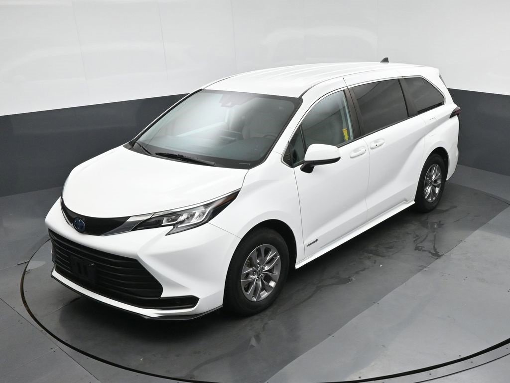 Used 2021 Toyota Sienna LE image 65