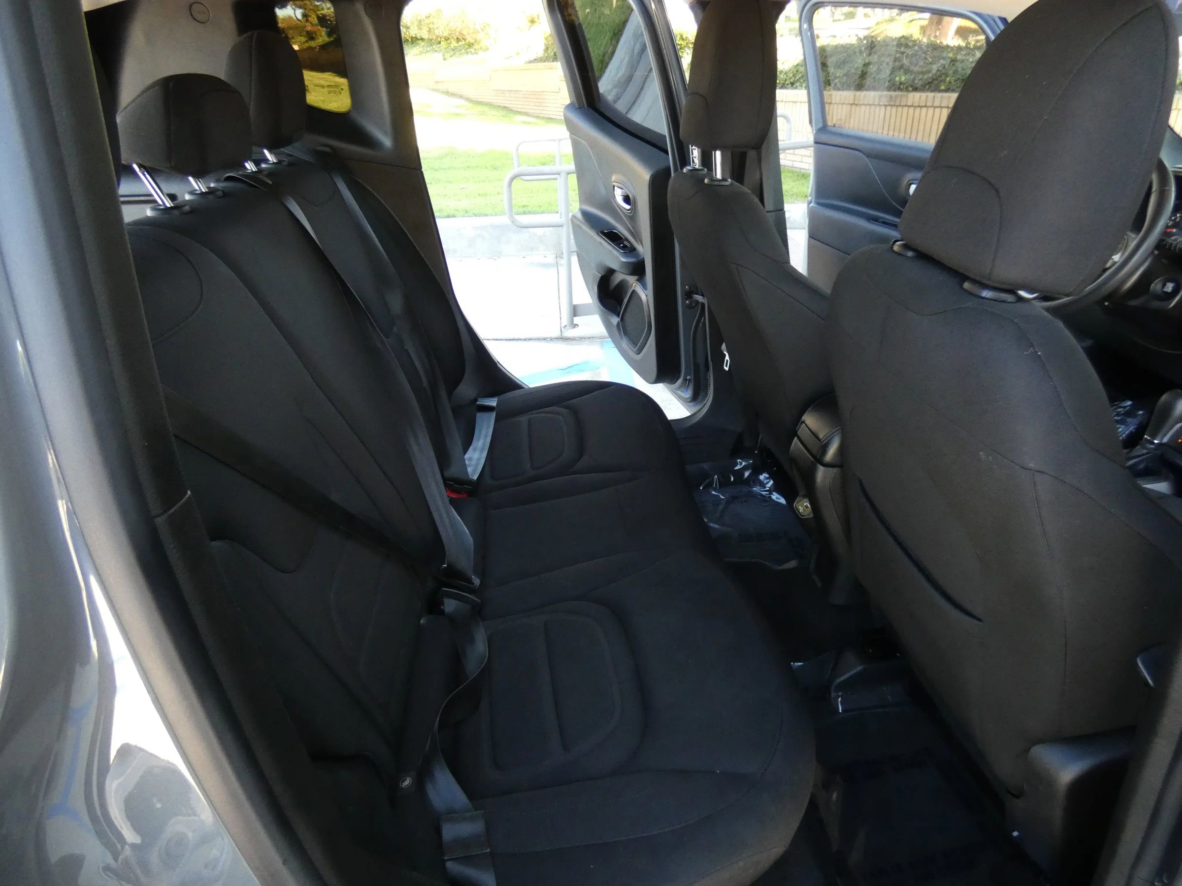 Used 2022 Jeep Renegade Latitude image 38